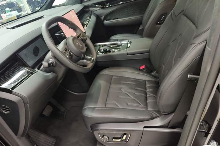 Used Zeekr 009 2024 7-Seater Walk-Through Version Four-Wheel Drive 108 kWh Left Front Seat