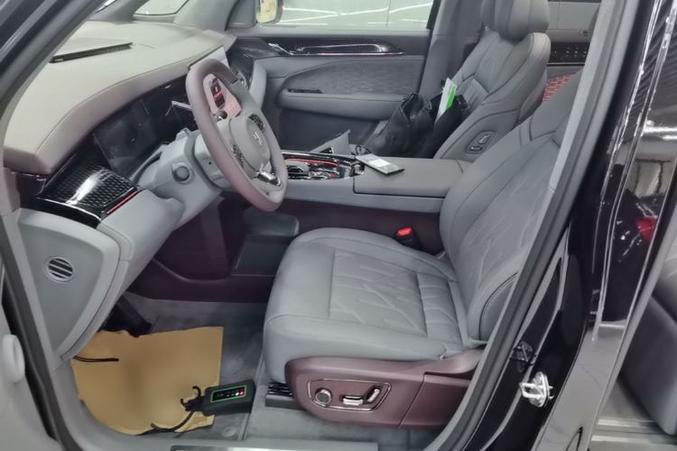 Used Zeekr 009 2024 Six-Seat Executive Version 4WD 108 kWh Left Front Seat