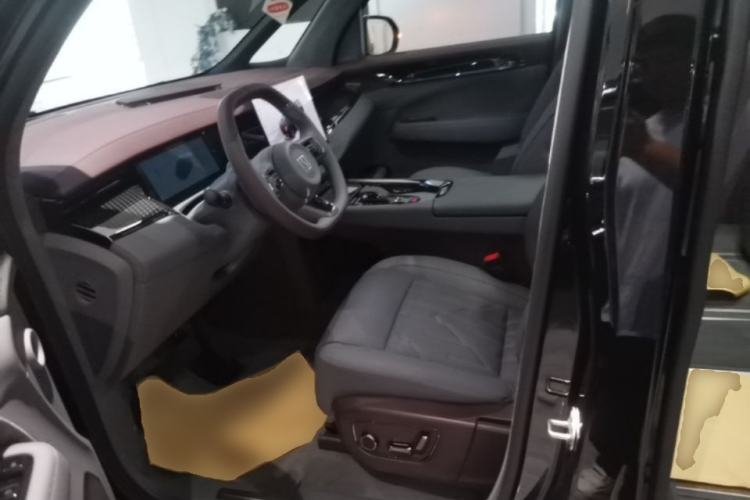 Used Zeekr 009 2024 7-Seater Walk-Through Version Four-Wheel Drive 108 kWh Left Front Seat