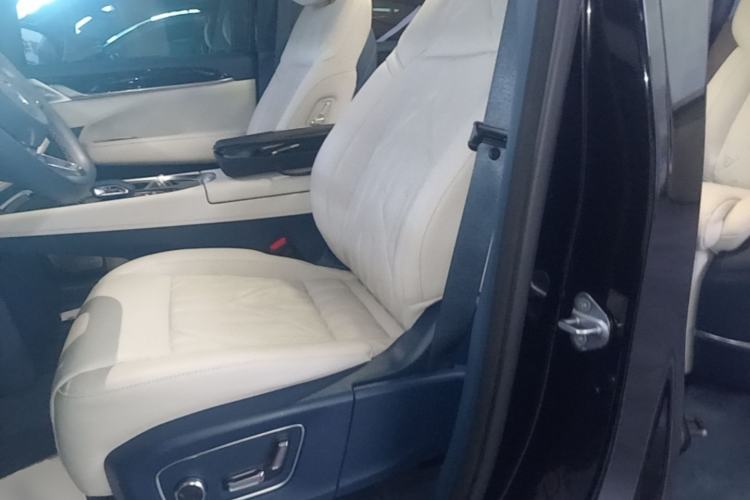 Used Zeekr 009 2024 Six-Seat Executive Version 4WD 108 kWh Left Front Seat