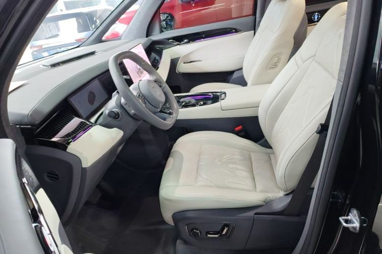 Used Zeekr 009 2024 Six-Seat Executive Version 4WD 108 kWh Left Front Seat