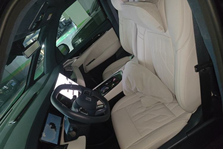 Used Zeekr 009 2024 7-Seater Walk-Through Version Four-Wheel Drive 108 kWh Left Front Seat