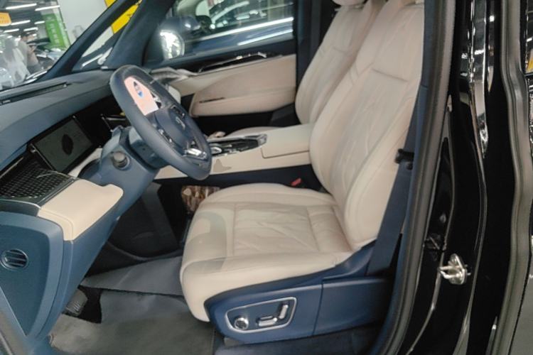 Used Zeekr 009 2024 Six-Seat Executive Version 4WD 108 kWh Left Front Seat