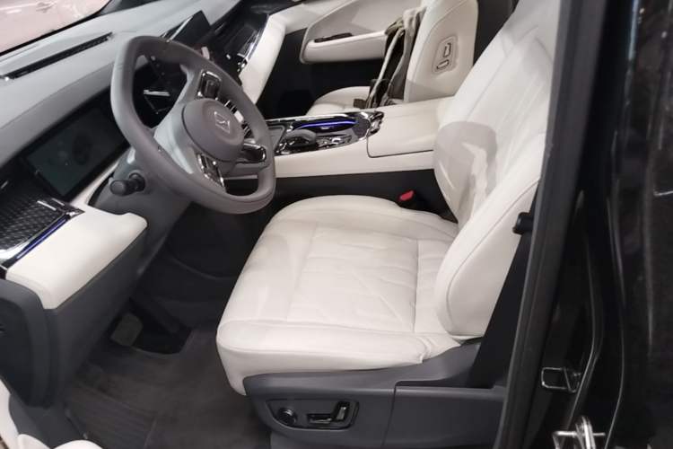 Used Zeekr 009 2024 7-Seater Aisle Version 108 kWh Left Front Seat