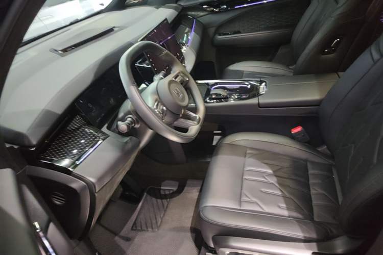 Used Zeekr 009 2024 Six-Seat Executive Version 4WD 108 kWh Left Front Seat