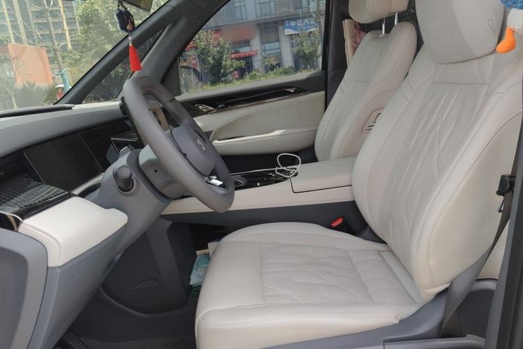 Used Zeekr 009 2024 7-Seater Walk-through Version 4WD 140 kWh Left Front Seat