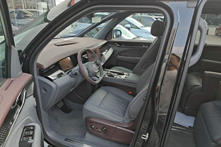 Used Zeekr 009 2024 7-Seater Aisle Version 108 kWh Left Front Seat