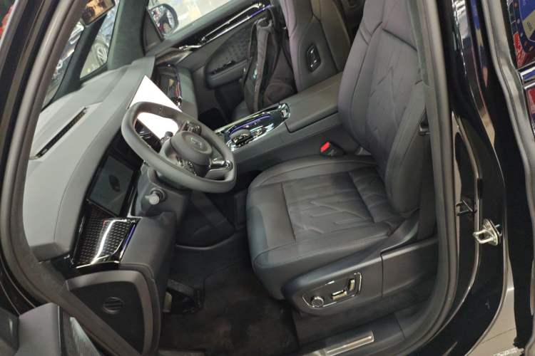 Used Zeekr 009 2024 7-Seater Aisle Version 108 kWh Left Front Seat