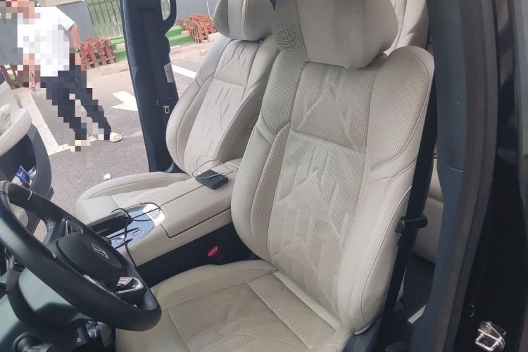 Used Zeekr 009 2024 7-Seater Aisle Version 108 kWh Left Front Seat