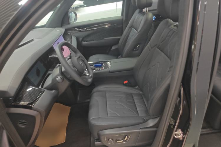 Used Zeekr 009 2024 Six-Seat Executive Version 4WD 108 kWh Left Front Seat