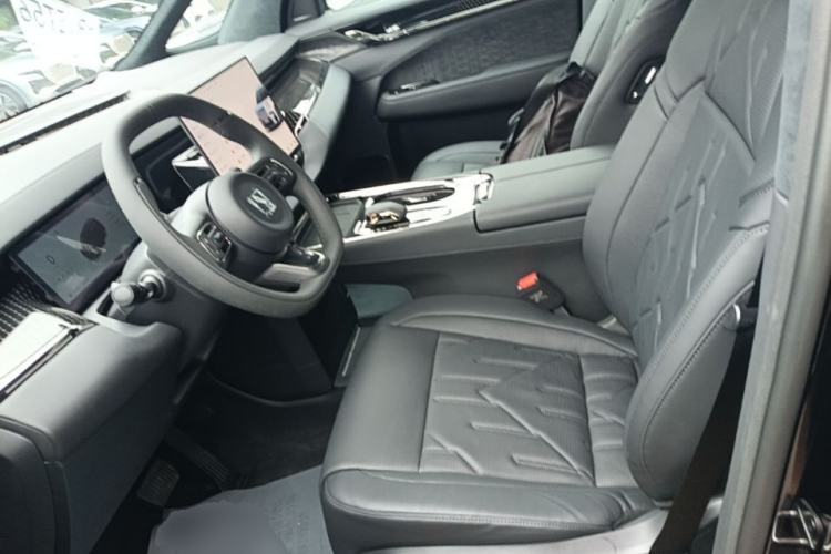 Used Zeekr 009 2024 7-Seater Aisle Version 108 kWh Left Front Seat