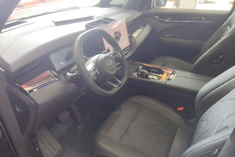 Used Zeekr 009 2024 7-Seater Walk-Through Version Four-Wheel Drive 108 kWh Left Front Seat