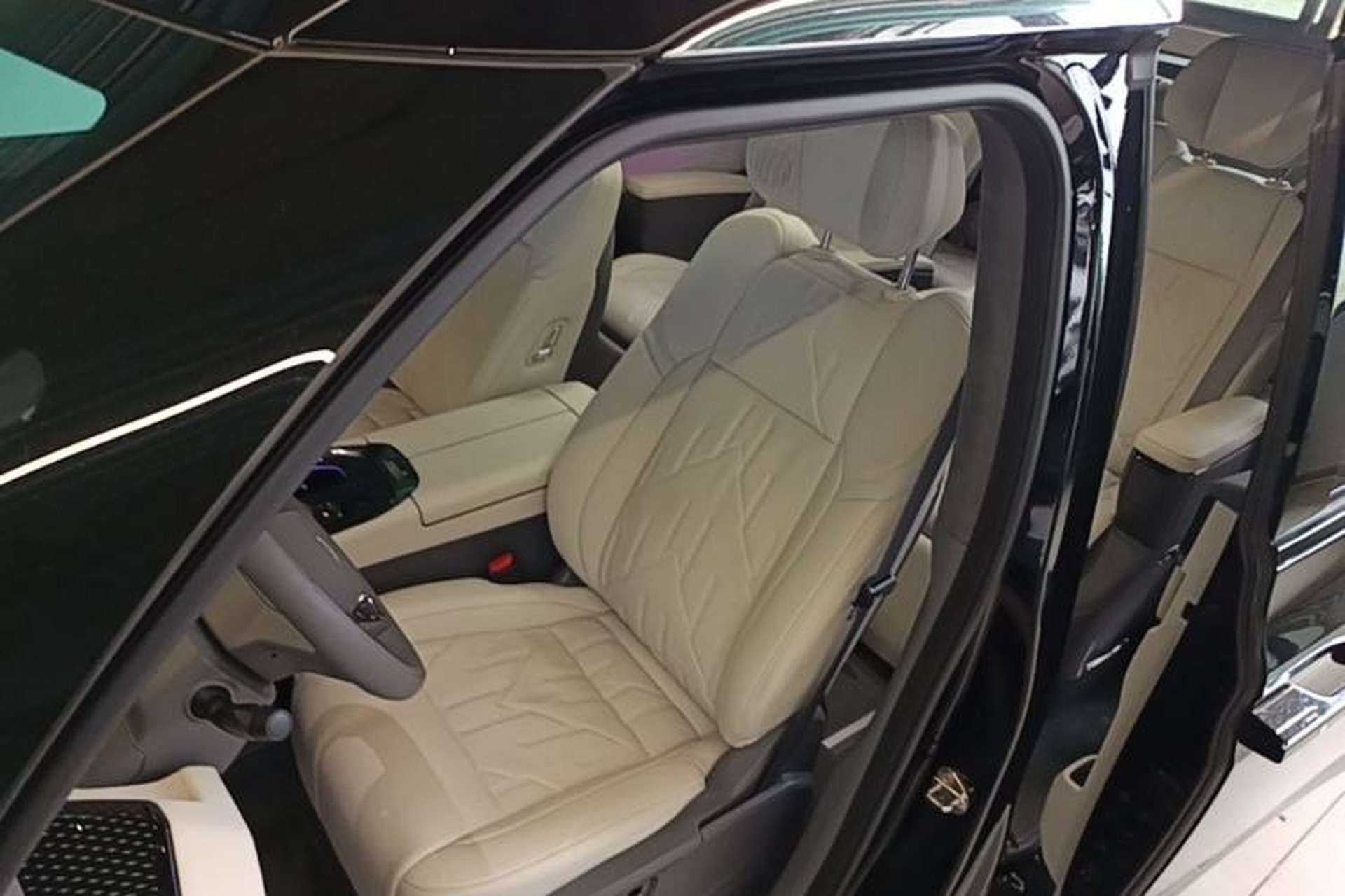 Used Zeekr 009 2024 7-Seater Walk-Through Version Four-Wheel Drive 108 kWh Left Front Seat