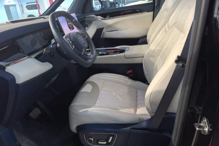 Used Zeekr 009 2024 7-Seater Walk-Through Version Four-Wheel Drive 108 kWh Left Front Seat