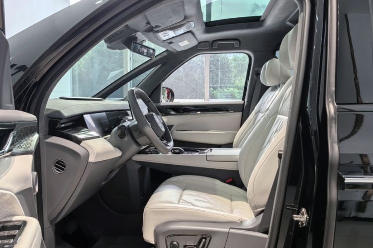 Used Zeekr 009 2024 Six-Seat Executive Version 4WD 108 kWh Left Front Seat