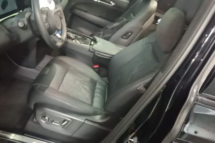 Used Zeekr 009 2024 Six-Seat Executive Version 4WD 108 kWh Left Front Seat