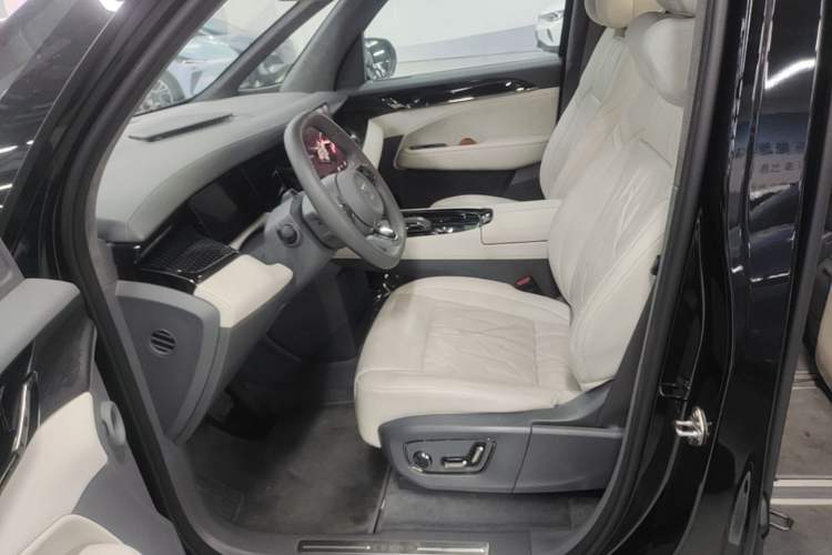 Used Zeekr 009 2024 Six-Seat Executive Version 4WD 108 kWh Left Front Seat