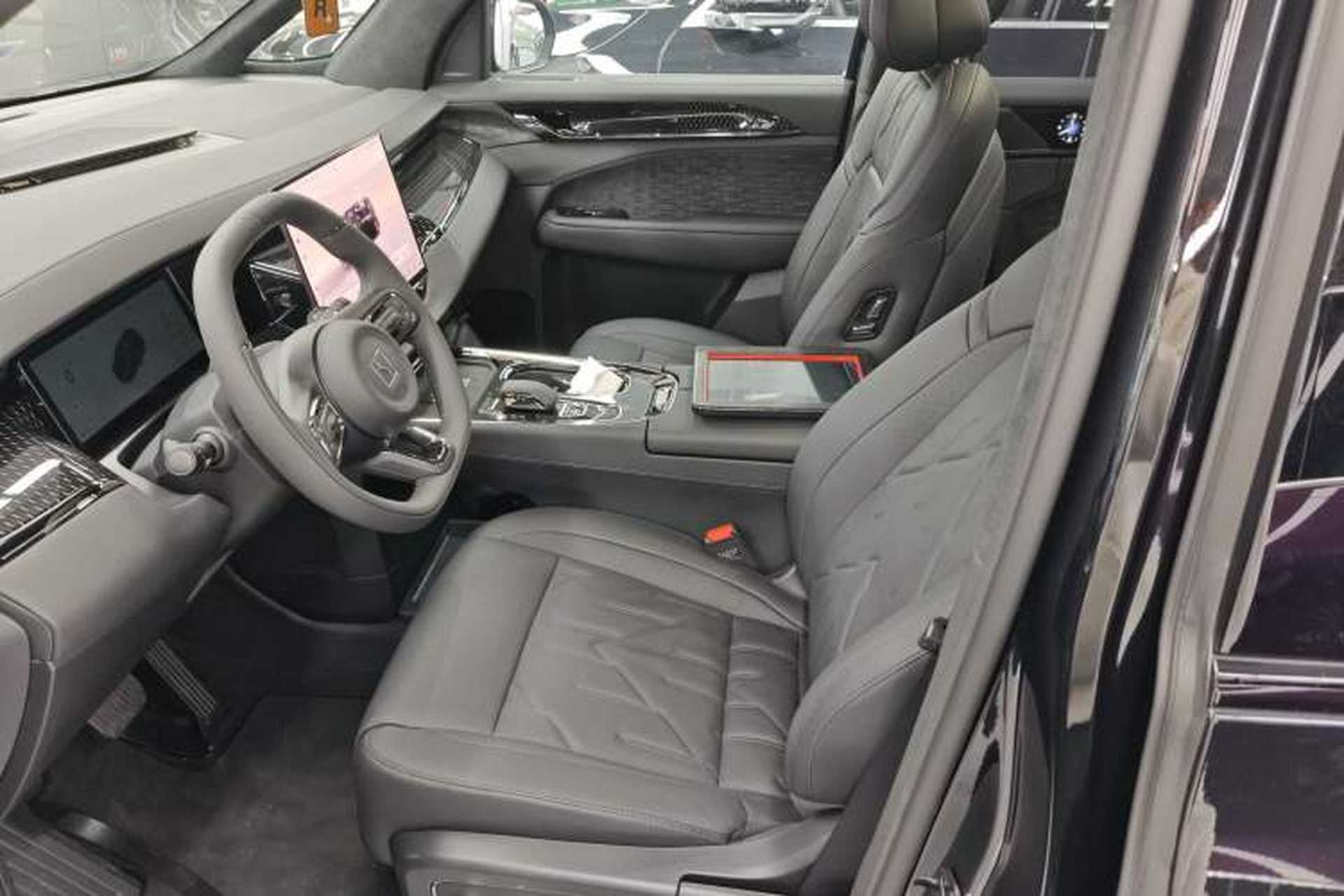 Used Zeekr 009 2024 7-Seater Aisle Version 108 kWh Left Front Seat
