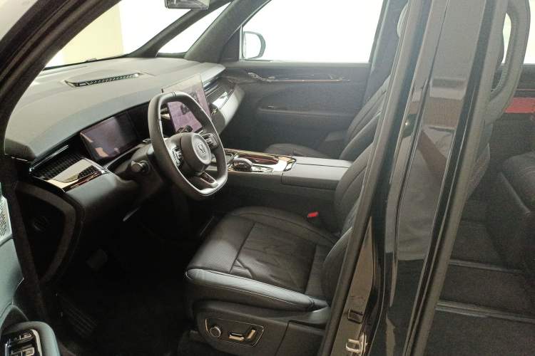 Used Zeekr 009 2024 Six-Seat Executive Version 4WD 108 kWh Left Front Seat