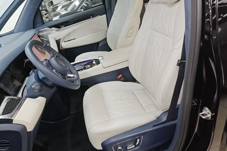 Used Zeekr 009 2024 7-Seater Walk-Through Version Four-Wheel Drive 108 kWh Left Front Seat