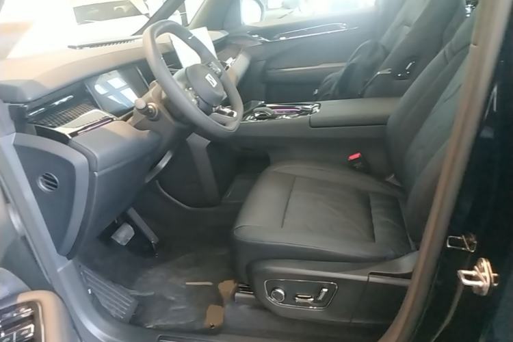 Used Zeekr 009 2024 7-Seater Aisle Version 108 kWh Left Front Seat