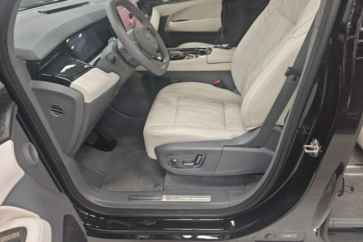 Used Zeekr 009 2024 7-Seater Walk-Through Version Four-Wheel Drive 108 kWh Left Front Seat