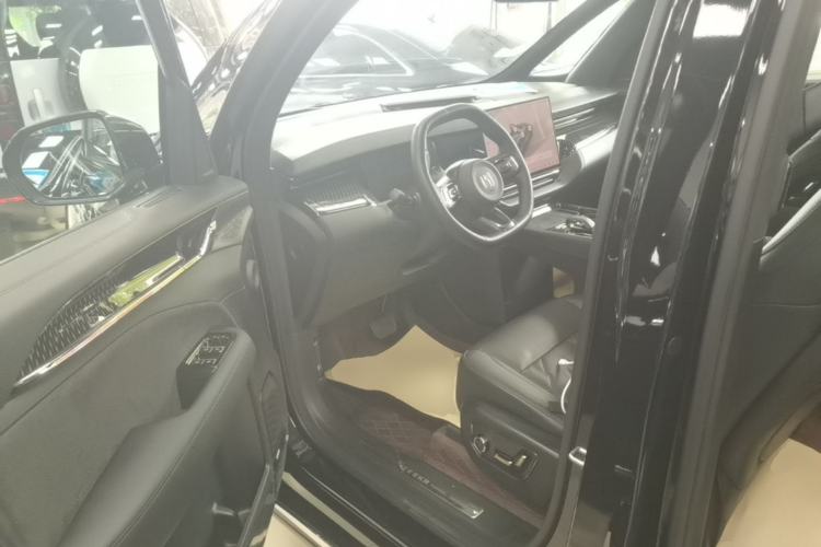 Used Zeekr 009 2024 Six-Seat Executive Version 4WD 108 kWh Left Front Seat