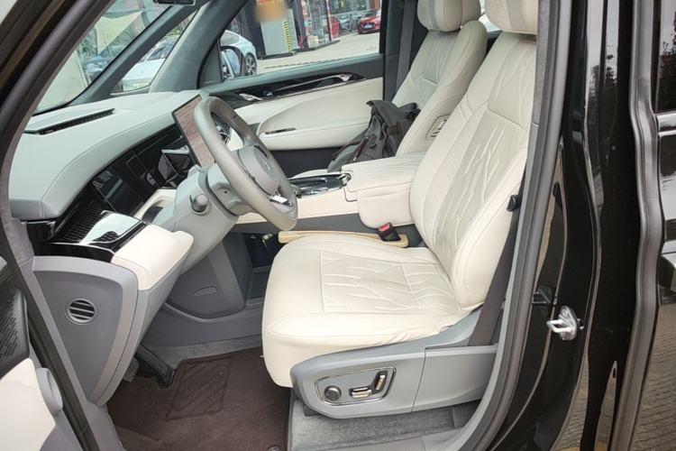 Used Zeekr 009 2024 Six-Seat Executive Version 4WD 108 kWh Left Front Seat