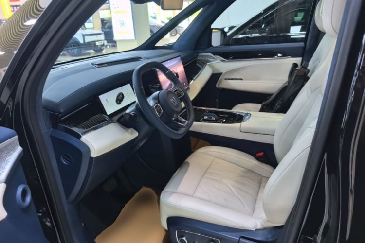 Used Zeekr 009 2024 Six-Seat Executive Version 4WD 108 kWh Left Front Seat