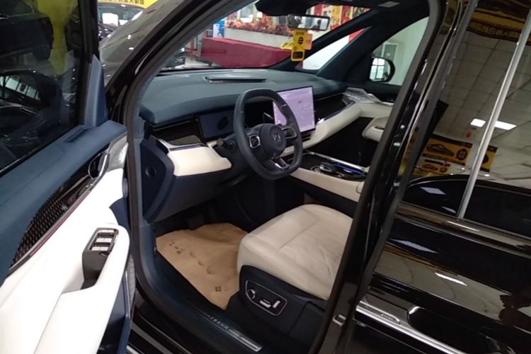 Used Zeekr 009 2024 7-Seater Aisle Version 108 kWh Left Front Seat