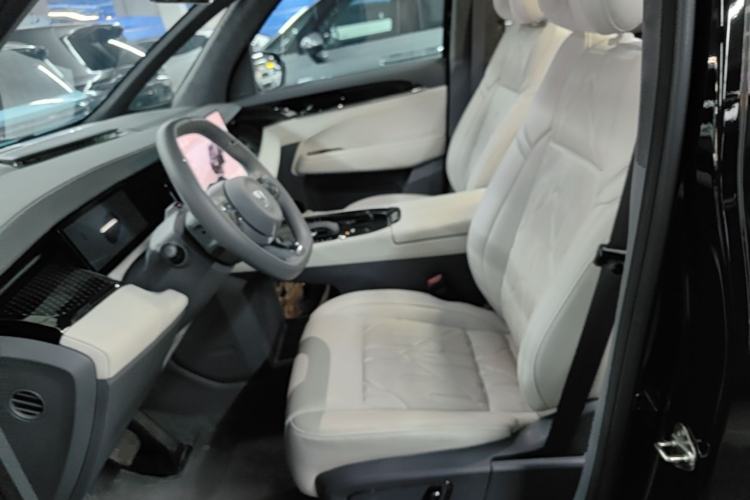 Used Zeekr 009 2024 7-Seater Walk-Through Version Four-Wheel Drive 108 kWh Left Front Seat