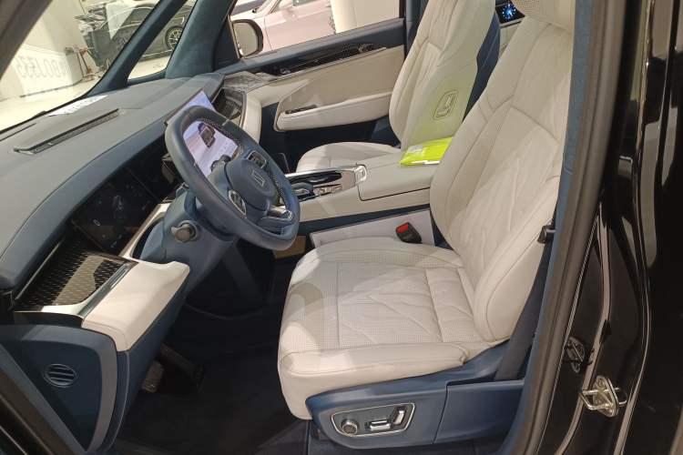 Used Zeekr 009 2024 7-Seater Aisle Version 108 kWh Left Front Seat