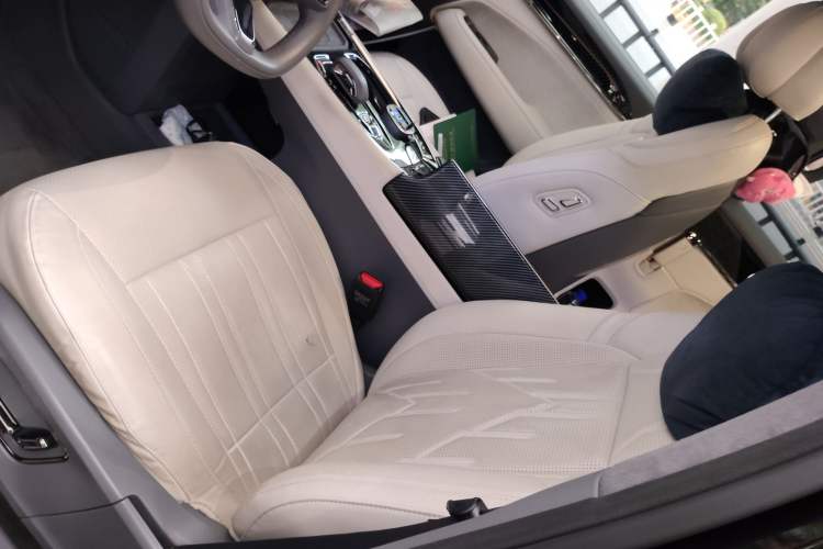 Used Zeekr 009 2024 7-Seater Aisle Version 108 kWh Left Front Seat