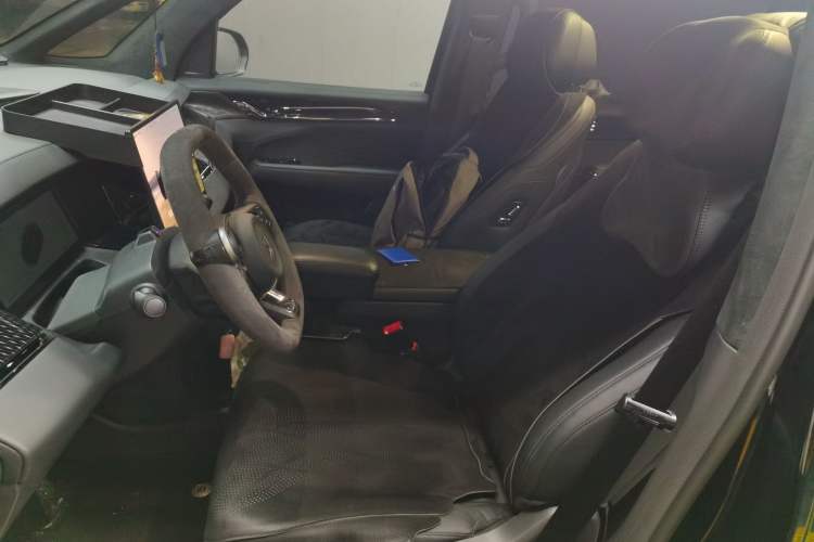 Used Zeekr 009 2024 Six-Seat Executive Version 4WD 108 kWh Left Front Seat