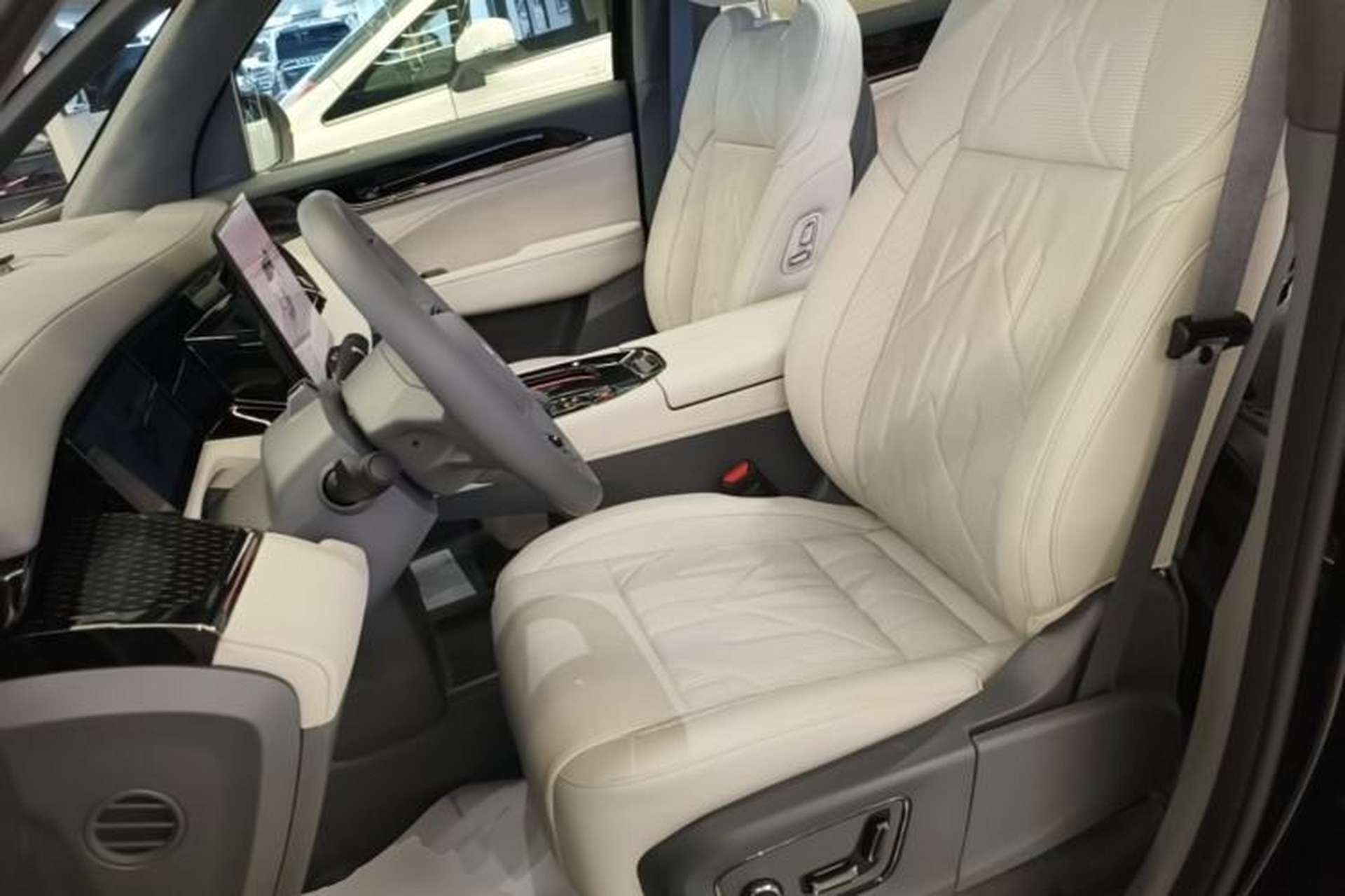 Used Zeekr 009 2024 7-Seater Walk-Through Version Four-Wheel Drive 108 kWh Left Front Seat