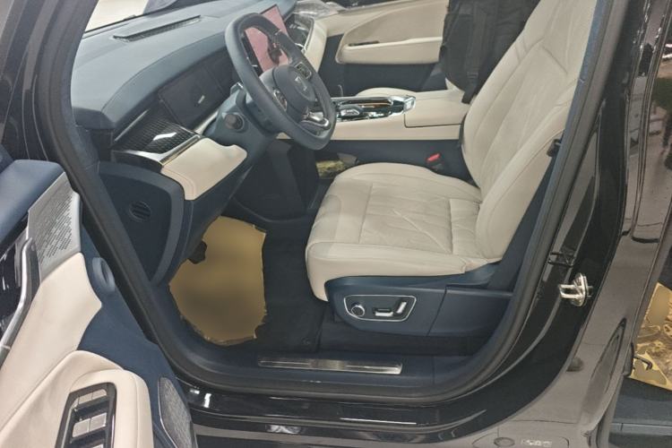Used Zeekr 009 2024 7-Seater Walk-Through Version Four-Wheel Drive 108 kWh Left Front Seat