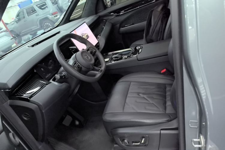 Used Zeekr 009 2024 7-Seater Walk-Through Version Four-Wheel Drive 108 kWh Left Front Seat