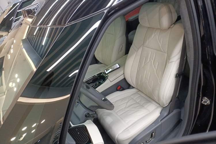 Used Zeekr 009 2024 7-Seater Walk-Through Version Four-Wheel Drive 108 kWh Left Front Seat