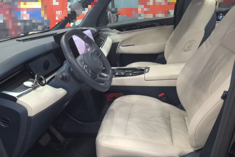 Used Zeekr 009 2024 7-Seater Walk-Through Version Four-Wheel Drive 108 kWh Left Front Seat