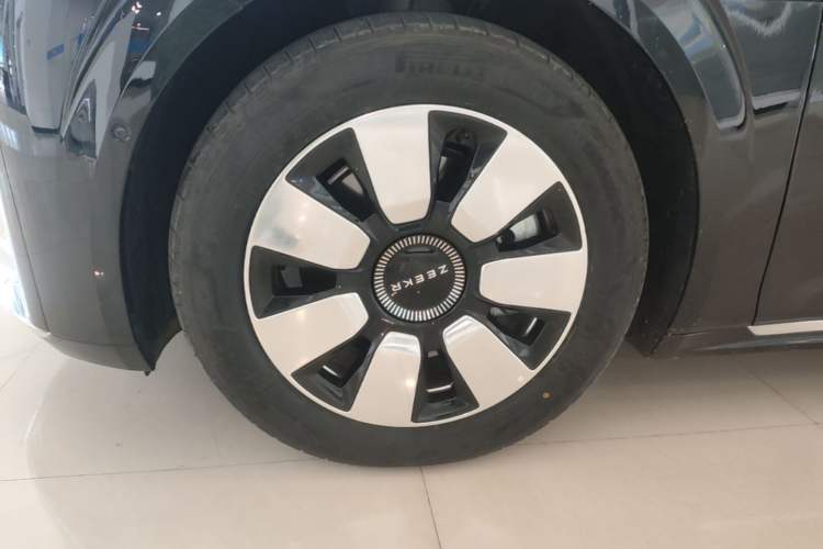 Used Zeekr 009 2024 7-Seater Walk-Through Version Four-Wheel Drive 108 kWh Left Front Wheel Hub