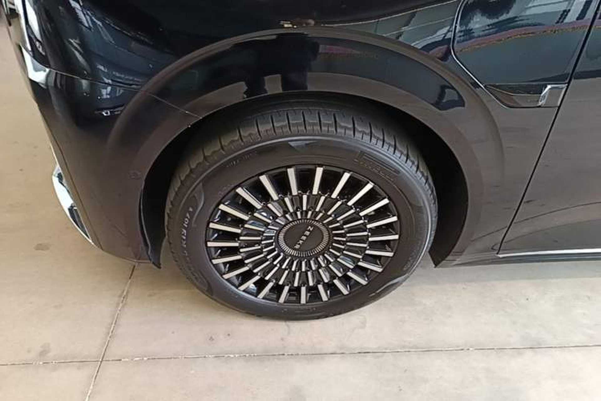 Used Zeekr 009 2024 7-Seater Walk-Through Version Four-Wheel Drive 108 kWh Left Front Wheel Hub