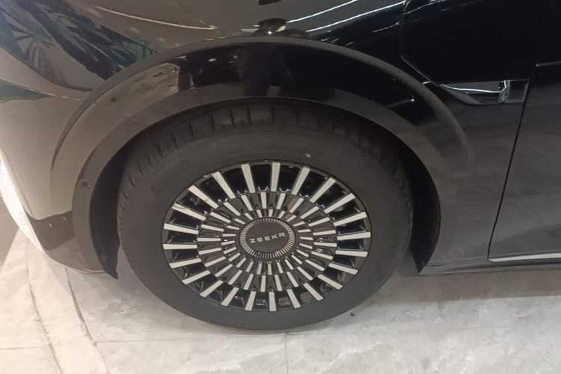 Used Zeekr 009 2024 Six-Seat Executive Version 4WD 108 kWh Left Front Wheel Hub