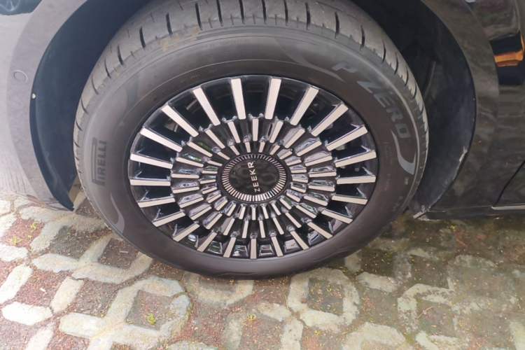 Used Zeekr 009 2024 Six-Seat Executive Version 4WD 108 kWh Left Front Wheel Hub