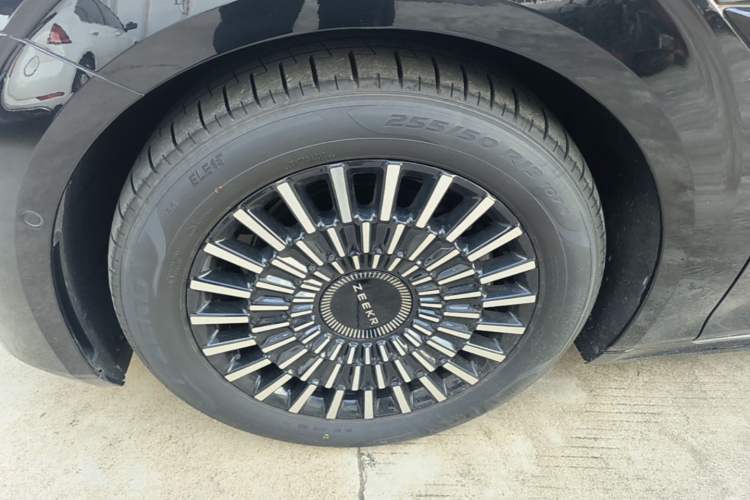 Used Zeekr 009 2024 7-Seater Walk-Through Version Four-Wheel Drive 108 kWh Left Front Wheel Hub