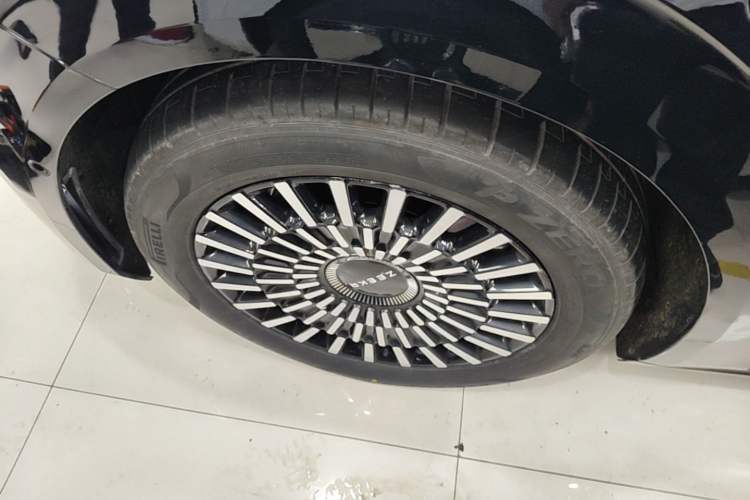 Used Zeekr 009 2024 Six-Seat Executive Version 4WD 108 kWh Left Front Wheel Hub