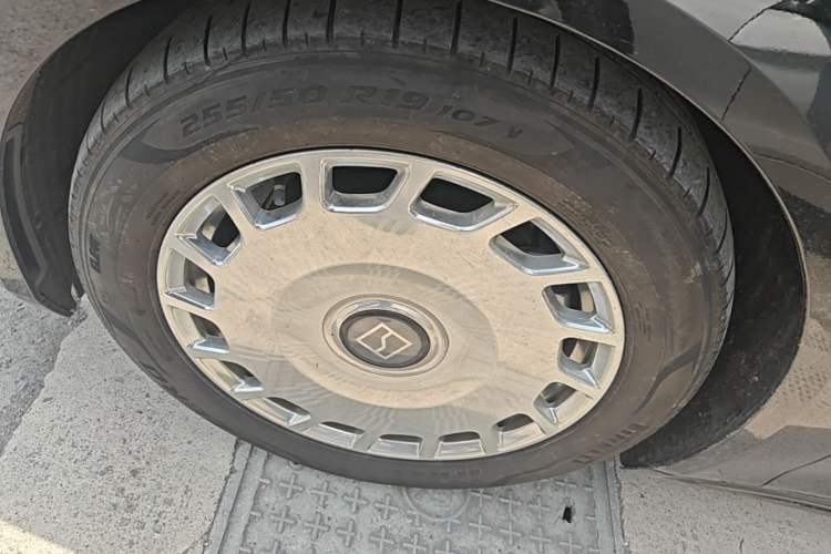 Used Zeekr 009 2024 Six-Seat Executive Version 4WD 108 kWh Left Front Wheel Hub