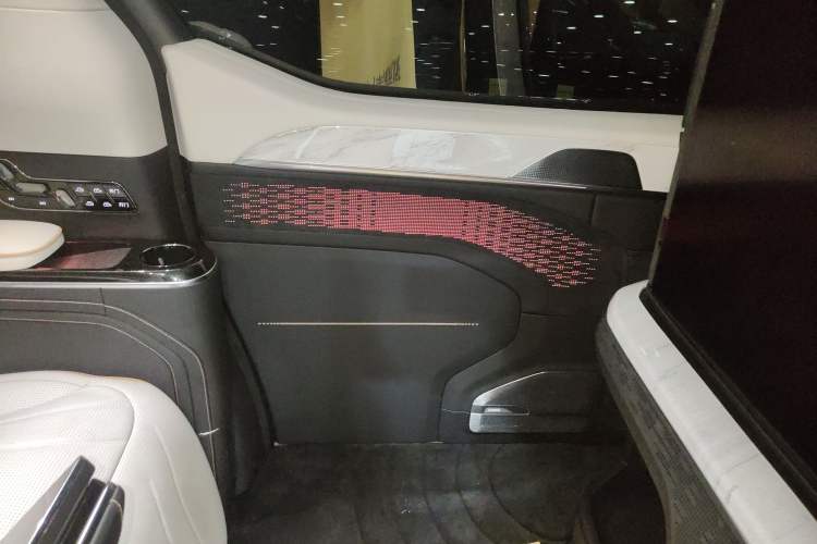 Used Zeekr 009 2024 GAC Trumpchi Left Rear Door Interior