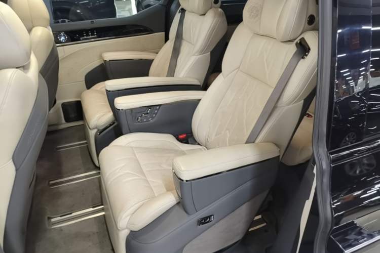 Used Zeekr 009 2024 7-Seater Aisle Version 108 kWh Left Rear Seat