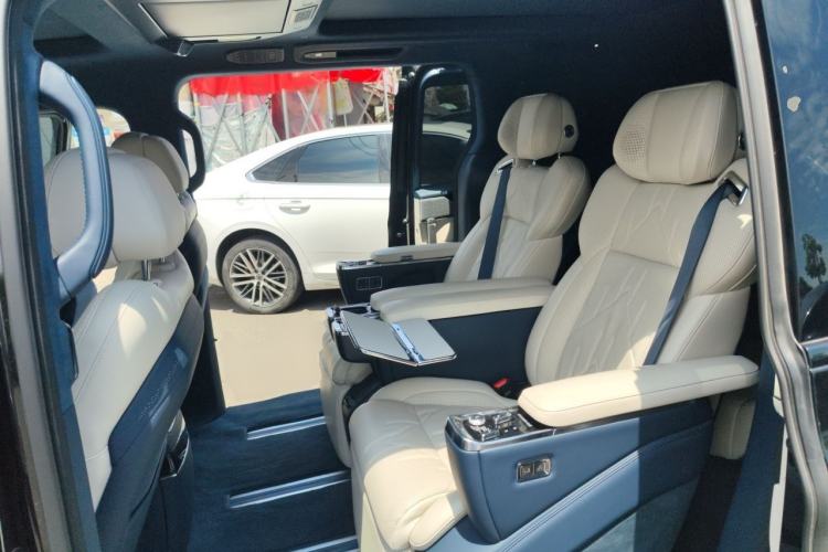 Used Zeekr 009 2024 Six-Seat Executive Version 4WD 108 kWh Left Rear Seat