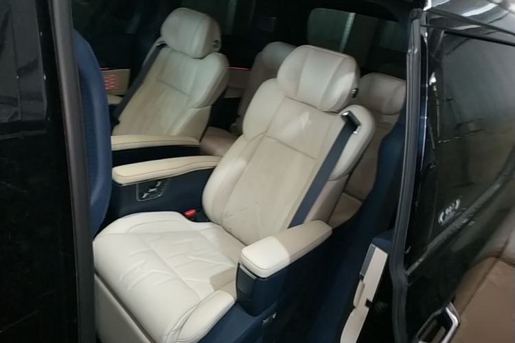 Used Zeekr 009 2024 7-Seater Walk-Through Version Four-Wheel Drive 108 kWh Left Rear Seat